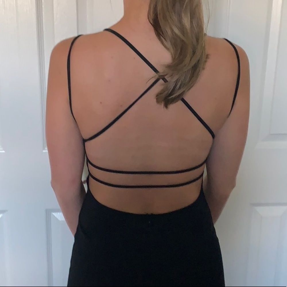 Lulu’s black dress